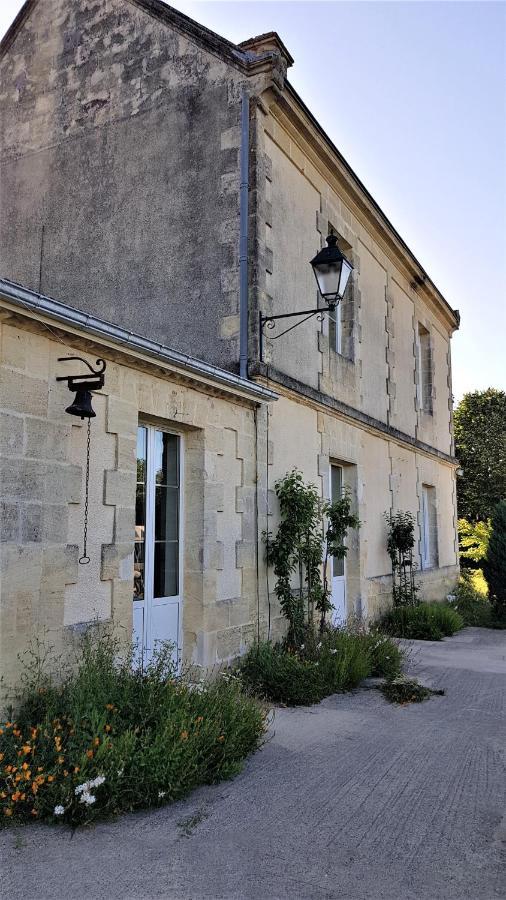 Chateau Bernon Maison D Hotes - Piscine Et Spa Queyrac Bagian luar foto