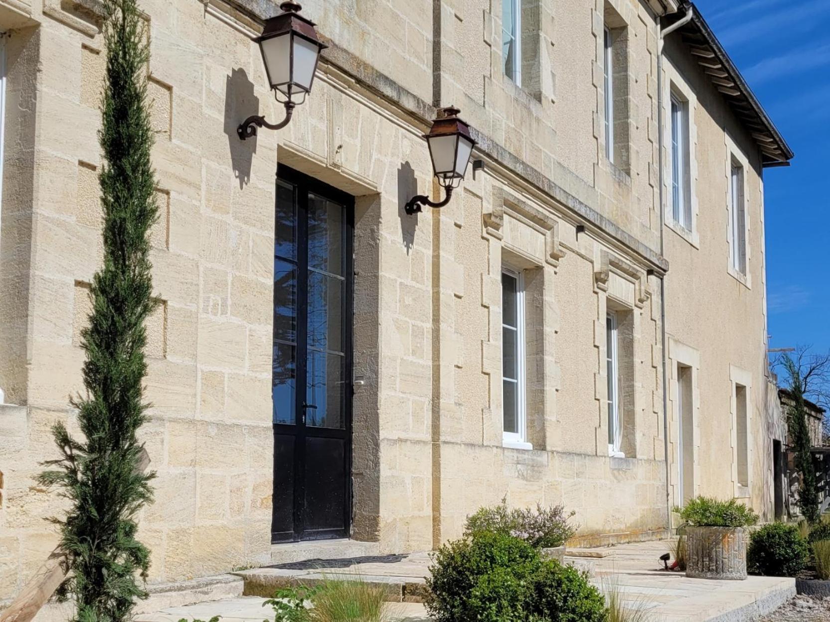 Chateau Bernon Maison D Hotes - Piscine Et Spa Queyrac Bagian luar foto