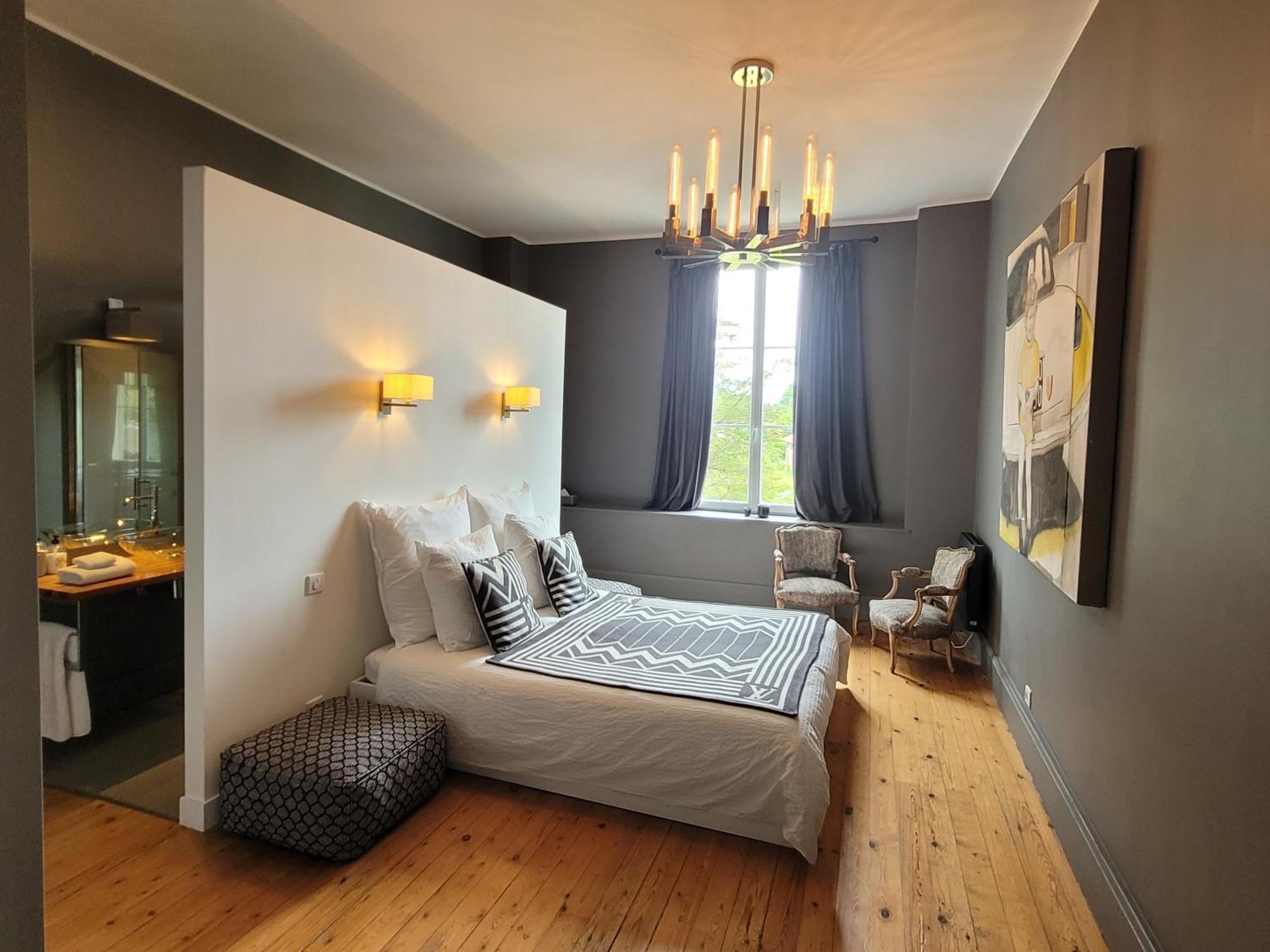 Chateau Bernon Maison D Hotes - Piscine Et Spa Queyrac Bagian luar foto